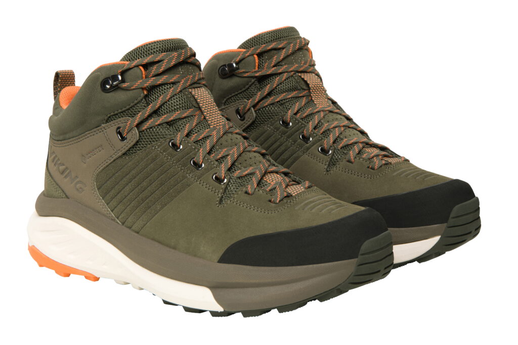 Denk unbedingt an Wanderschuhe: Die halbhohen VIKING Schuhe Cerra Hike Mid GTX sind perfekt!