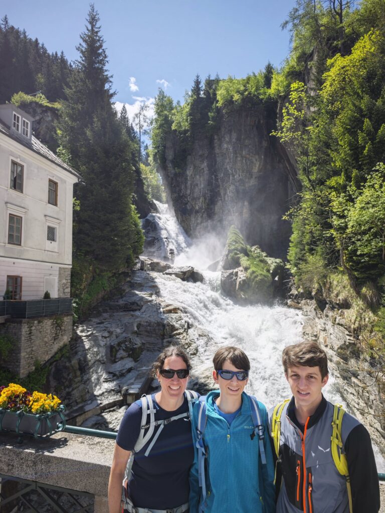 Gasteiner Wasserfall mit Kindern entdecken - auf dem leichten Wasserfallweg